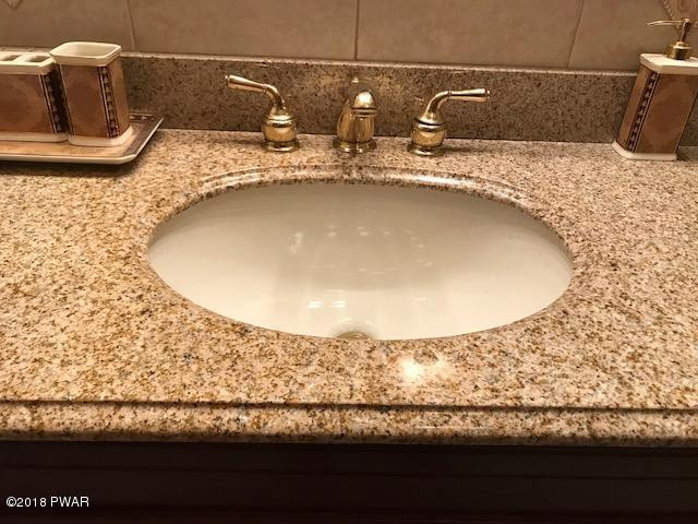 277 Gold Key Road Milford, PA 18337 - Photo 16 of 34 Granite Counters