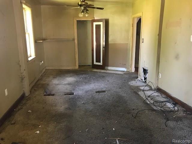16 West Anchor Street River Rouge, MI 48218 - Photo 15 of 15 living.jpg
