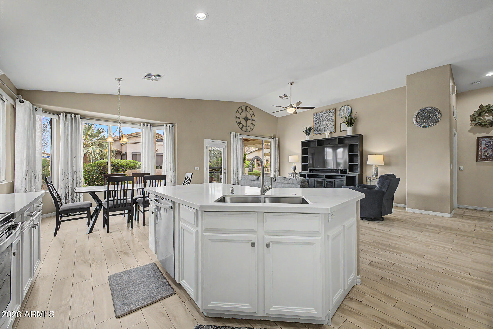 4707 East Walnut Road Gilbert, AZ 85298 - Photo 18 of 48 24 - Walnut