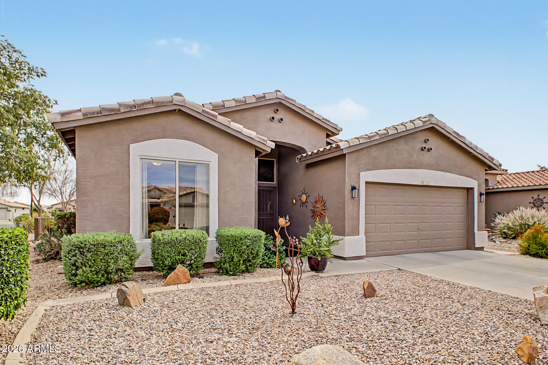 4707 East Walnut Road Gilbert, AZ 85298 - Photo 4 of 48 04 - Walnut