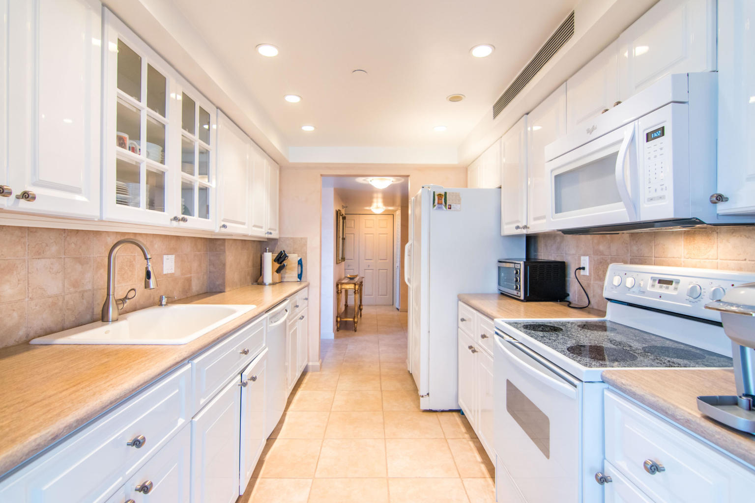 899 Jeffery Street, Unit 702 Boca Raton, FL 33487 - Photo 2 of 36 20181013144049682598000000-o