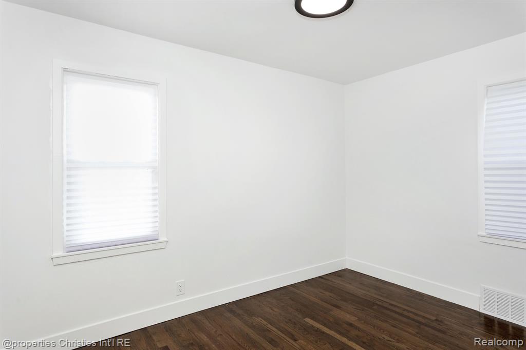 3802 Durham Road Royal Oak, MI 48073 - Photo 14 of 30