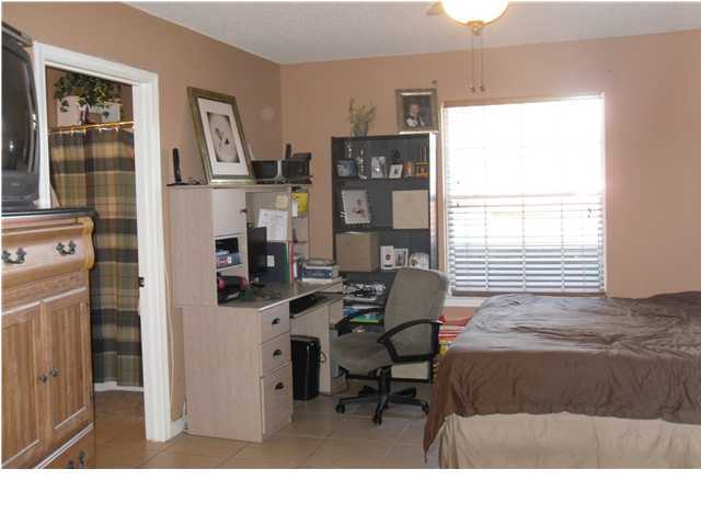 52 Stowe Road Mary Esther, FL 32569 - Photo 5 of 10 Gallery Image 5