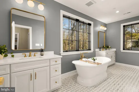 $4,475,000 | 2733 Chesapeake Street Northwest, Washington, DC 20008