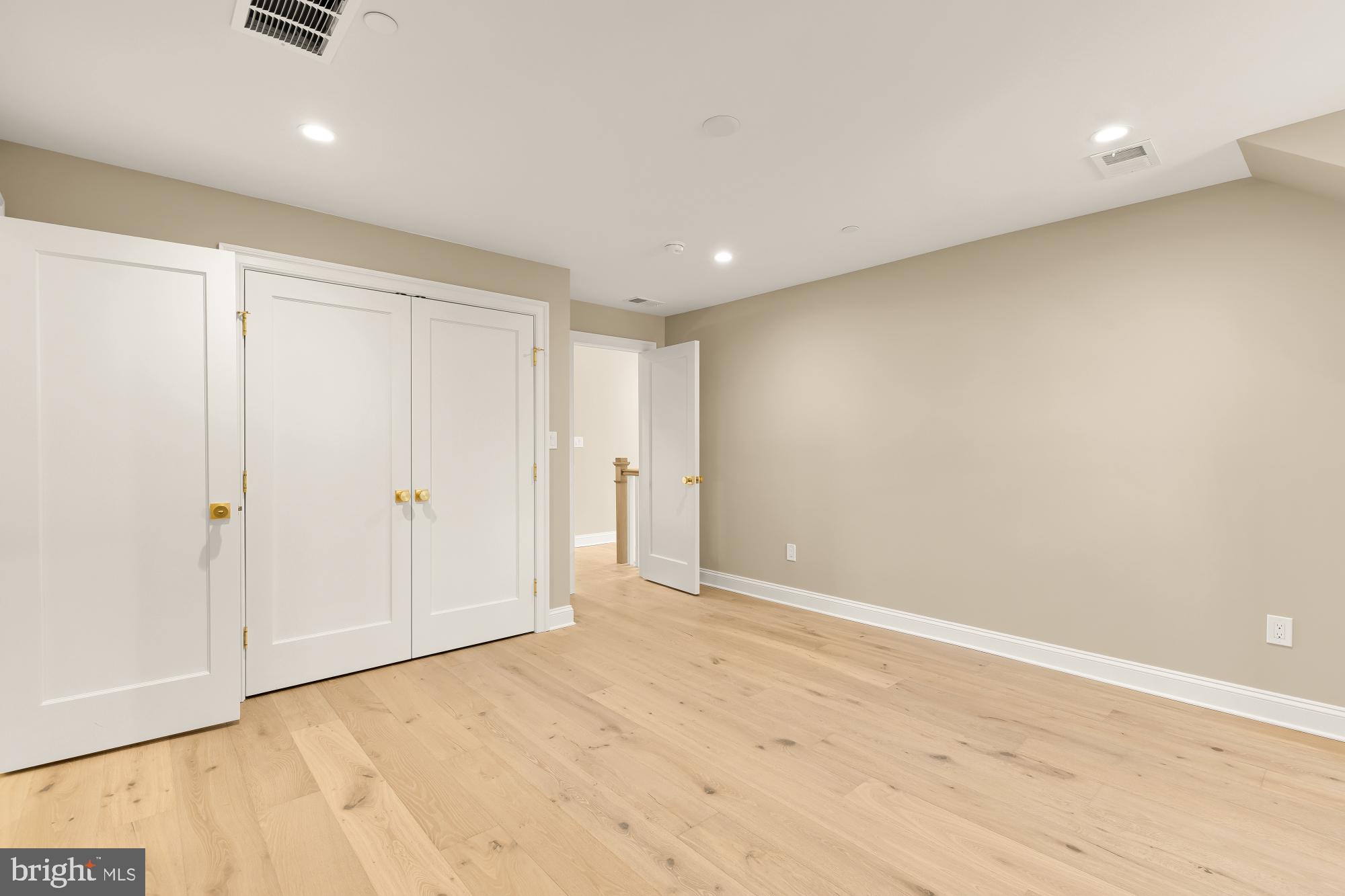 2733 Chesapeake Street Northwest Washington, DC 20008 - Photo 74 of 111