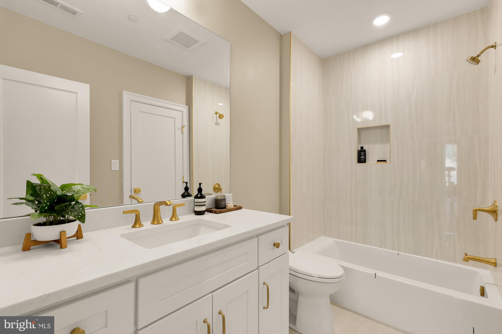 2733 Chesapeake Street Northwest Washington, DC 20008 - Photo 83 of 111