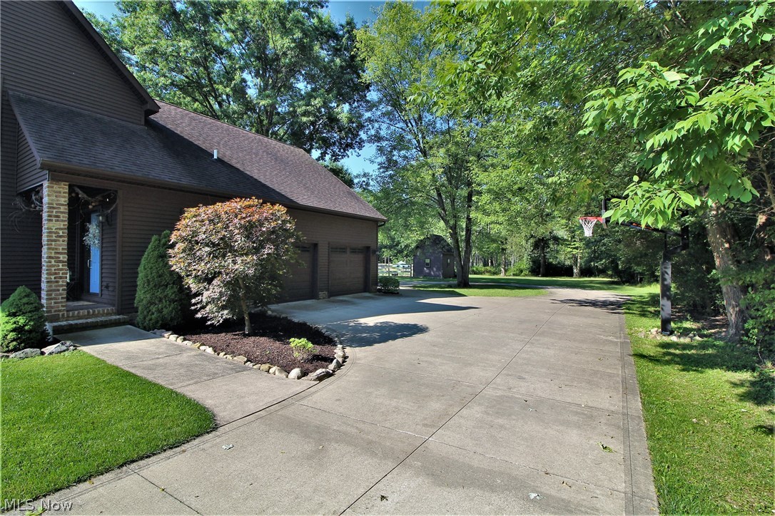 6160 Stone Road Hudson, OH 44236 - Photo 6 of 35 Gallery Image 6