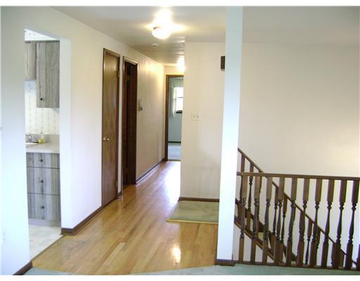 1236 Highland Road Monongahela, PA 15063 - Photo 14 of 15 Entry/Foyer.