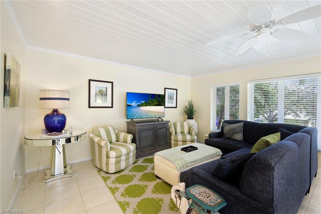 286 4th Street South, Unit 203 Naples, FL 34102 - Photo 4 of 25