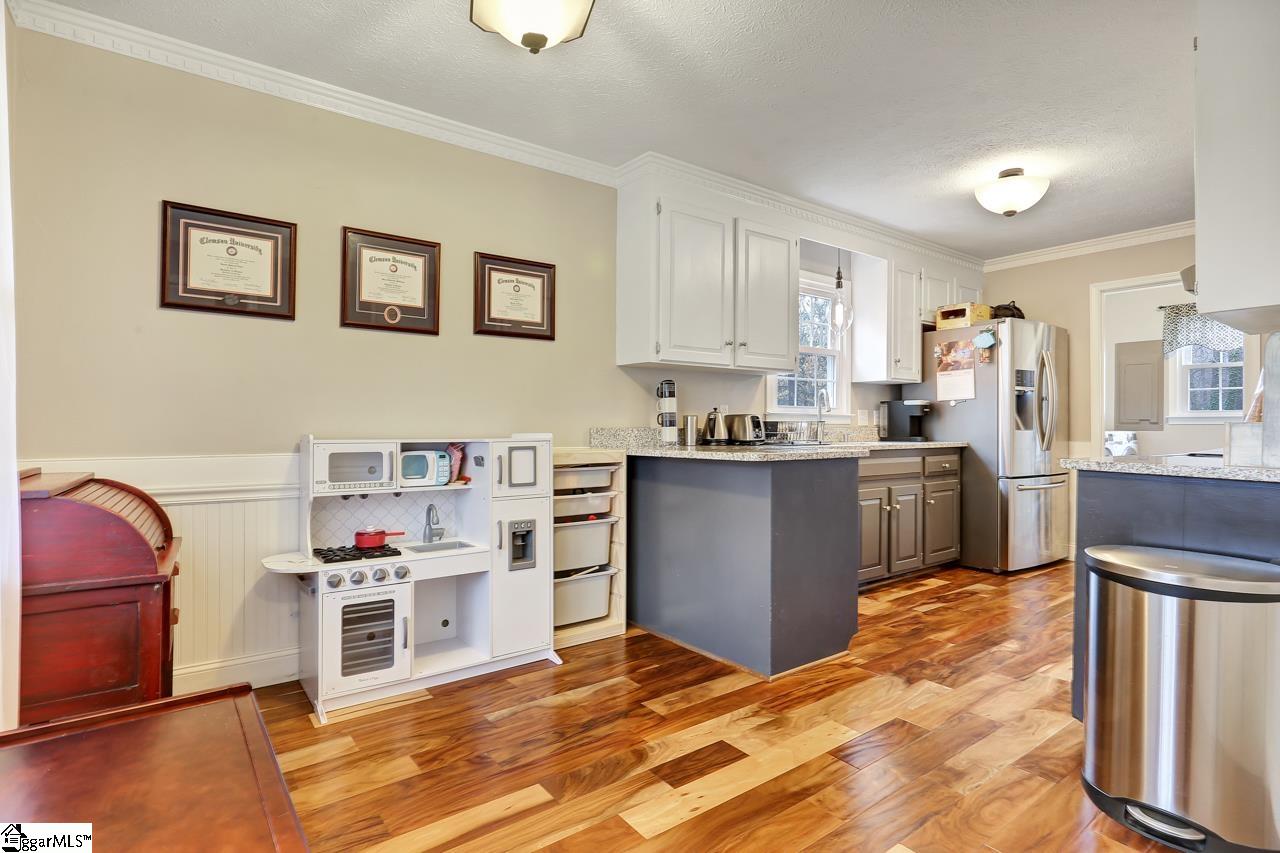13 Doverdale Road Greenville, SC 29615 - Photo 17 of 35 Gallery Image 17
