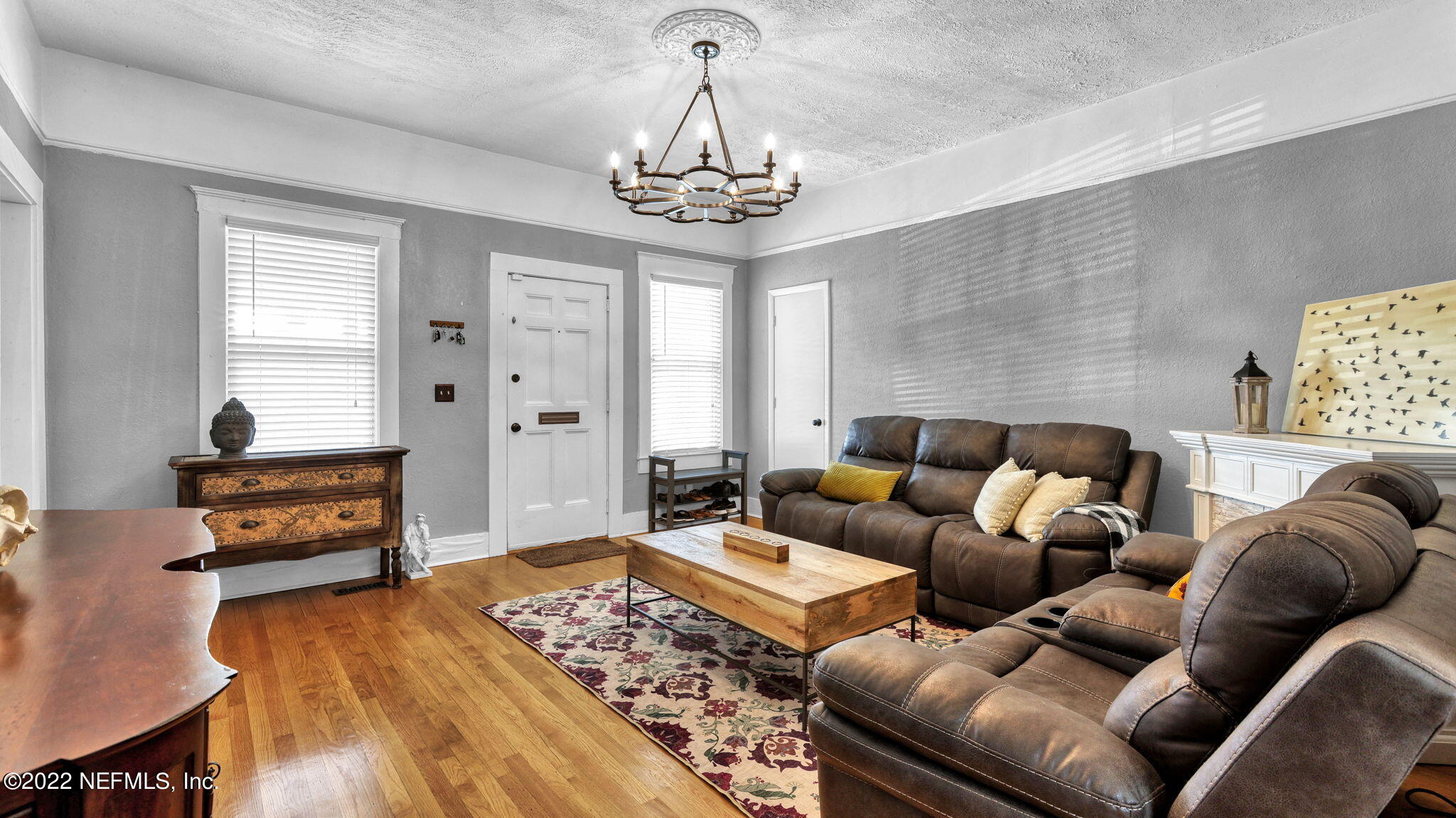 1515 Seminole Road Jacksonville, FL 32205 - Photo 10 of 33 Living Room and Front Door