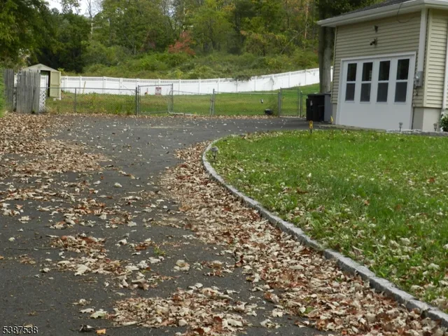 $499,000 | 6 Crestwood Road, Gillette, NJ 07933