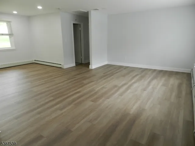 $499,000 | 6 Crestwood Road, Gillette, NJ 07933