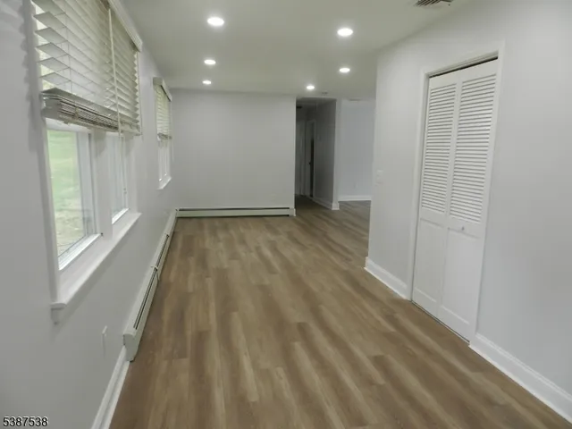 $499,000 | 6 Crestwood Road, Gillette, NJ 07933