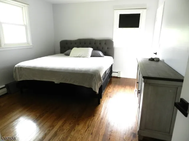 $499,000 | 6 Crestwood Road, Gillette, NJ 07933