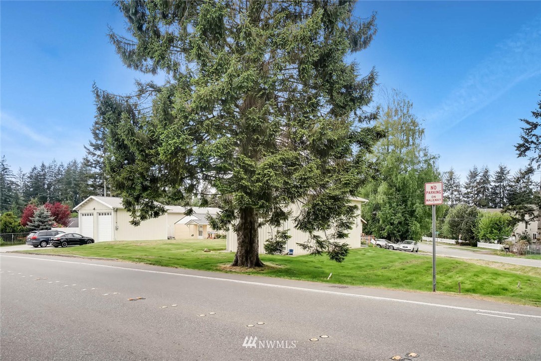 12420 Alexander Road Everett, WA 98204 - Photo 3 of 24 Gallery Image 3