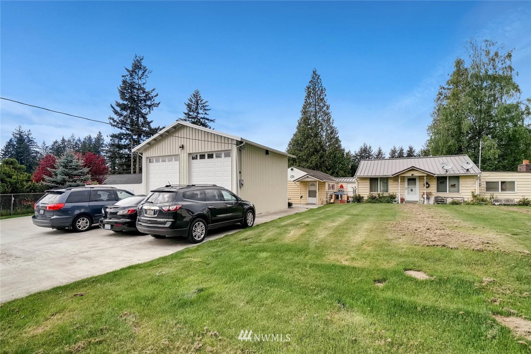 12420 Alexander Road Everett, WA 98204 - Photo 5 of 24 Gallery Image 5
