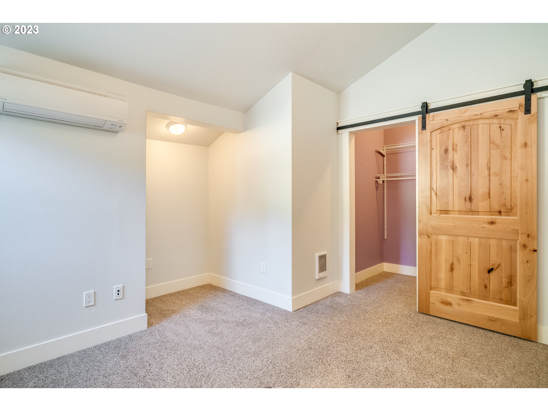 12840 South Carus Road Oregon City, OR 97045 - Photo 26 of 35 a view of an empty room