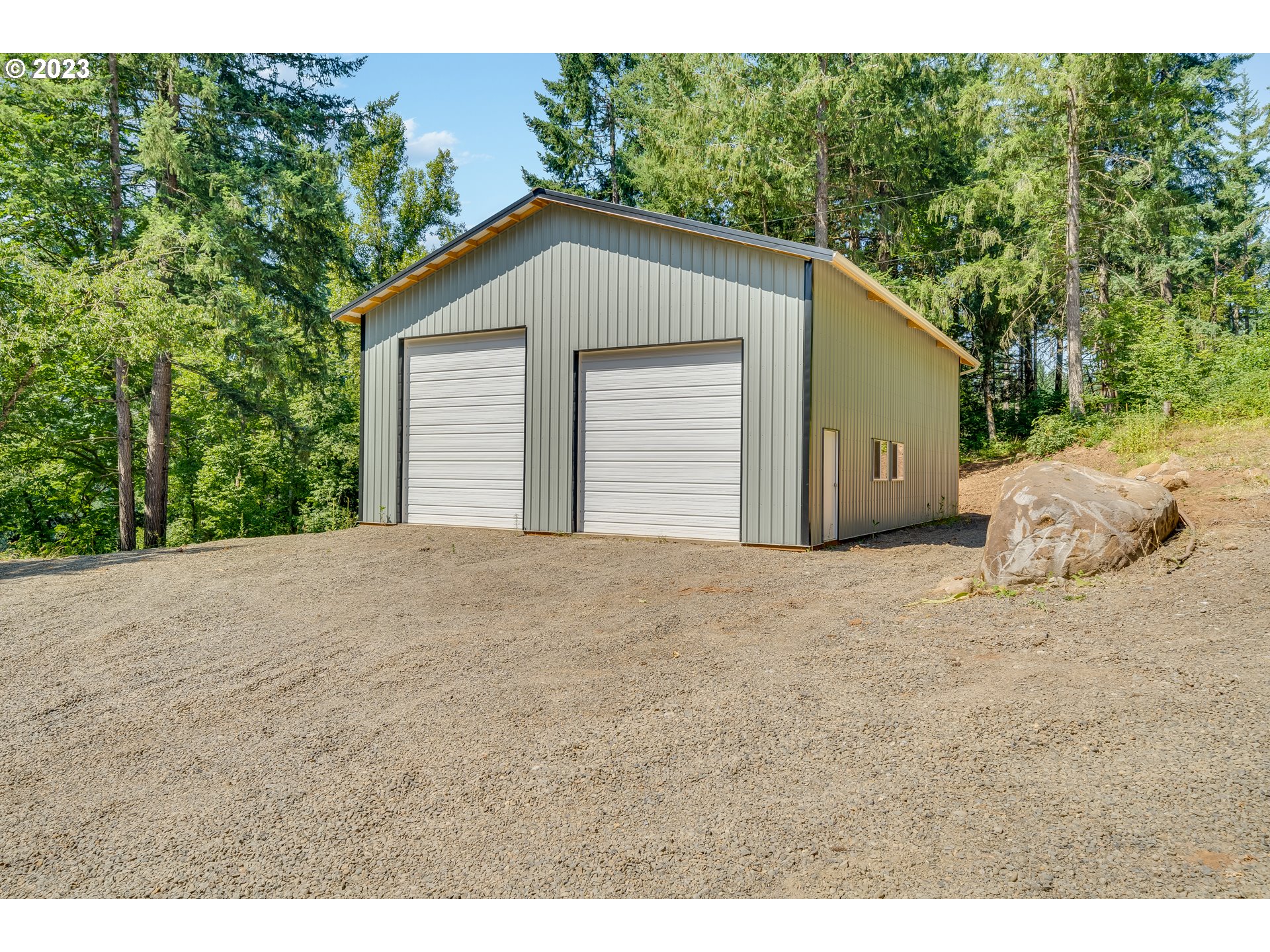 12840 South Carus Road Oregon City, OR 97045 - Photo 35 of 35 a house with a outdoor space