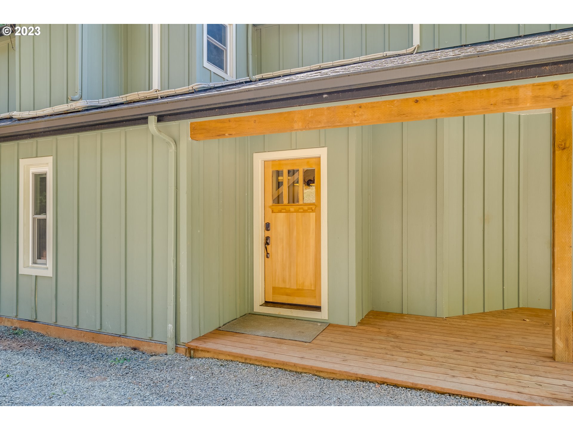 12840 South Carus Road Oregon City, OR 97045 - Photo 5 of 35 a view of front door