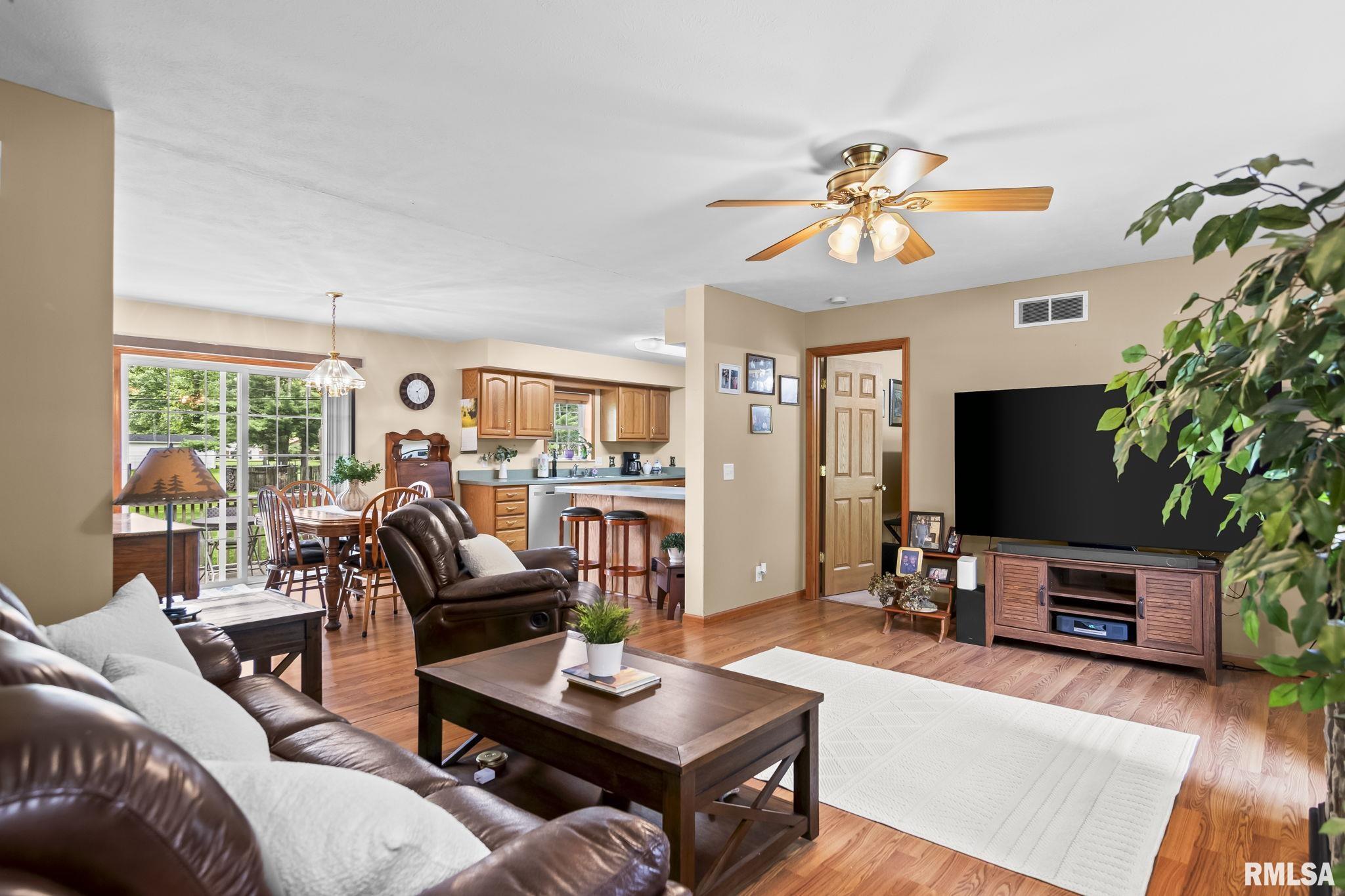 6175 Crows Mill Lane Springfield, IL 62712 - Photo 4 of 34