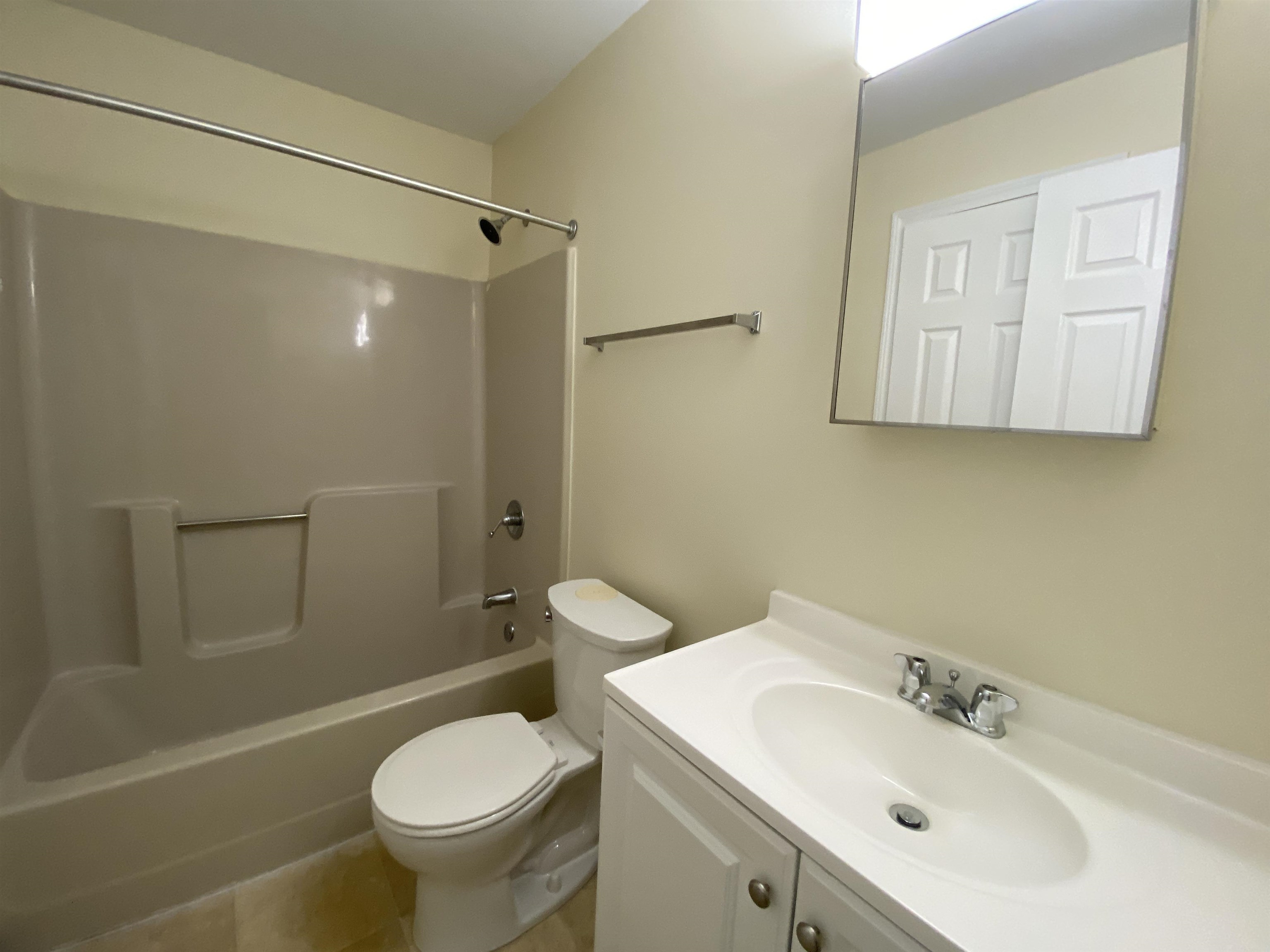 133 Eastern Avenue, Unit 101 Manchester, NH 03104 - Photo 17 of 40