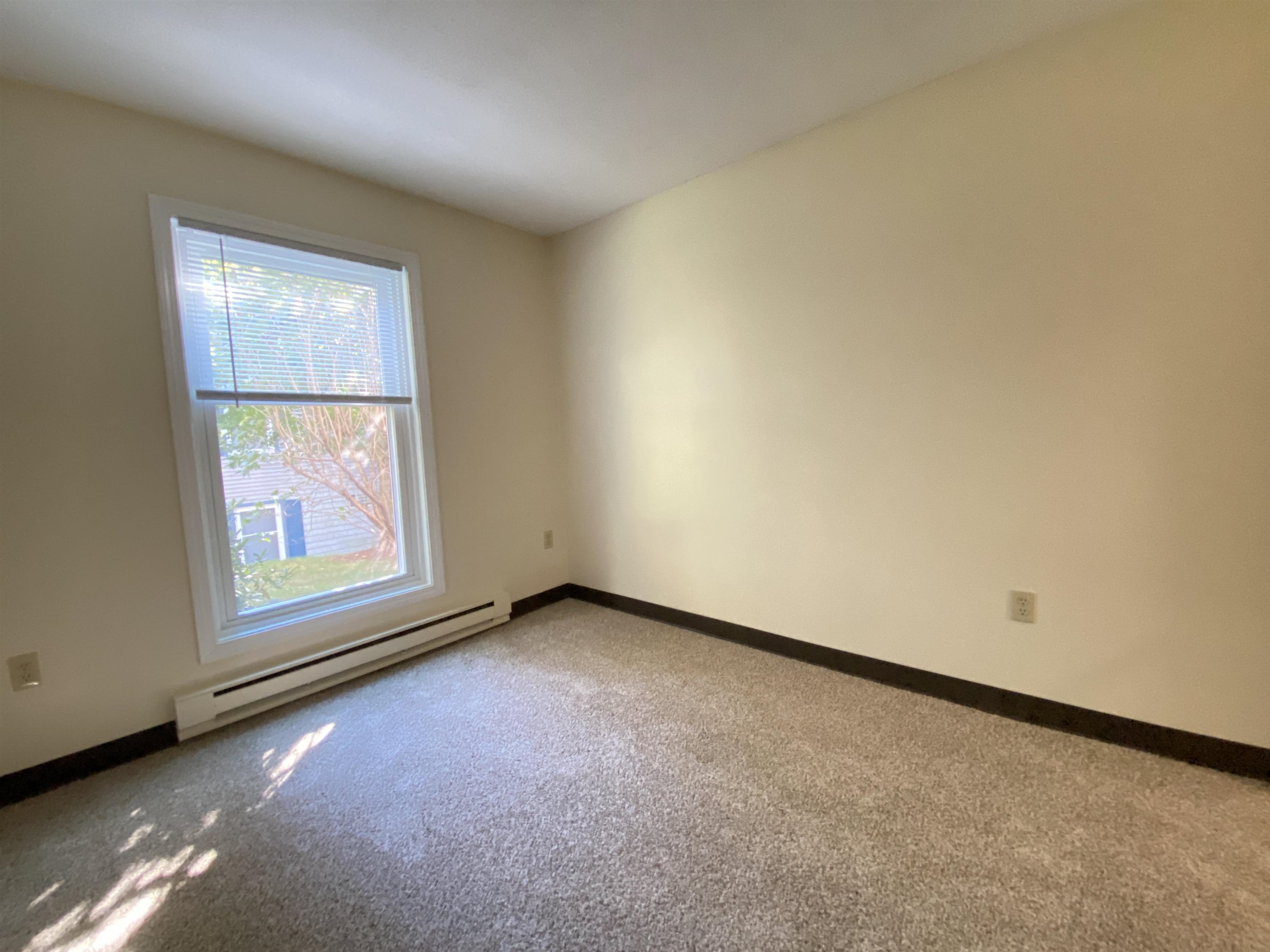 133 Eastern Avenue, Unit 101 Manchester, NH 03104 - Photo 28 of 40