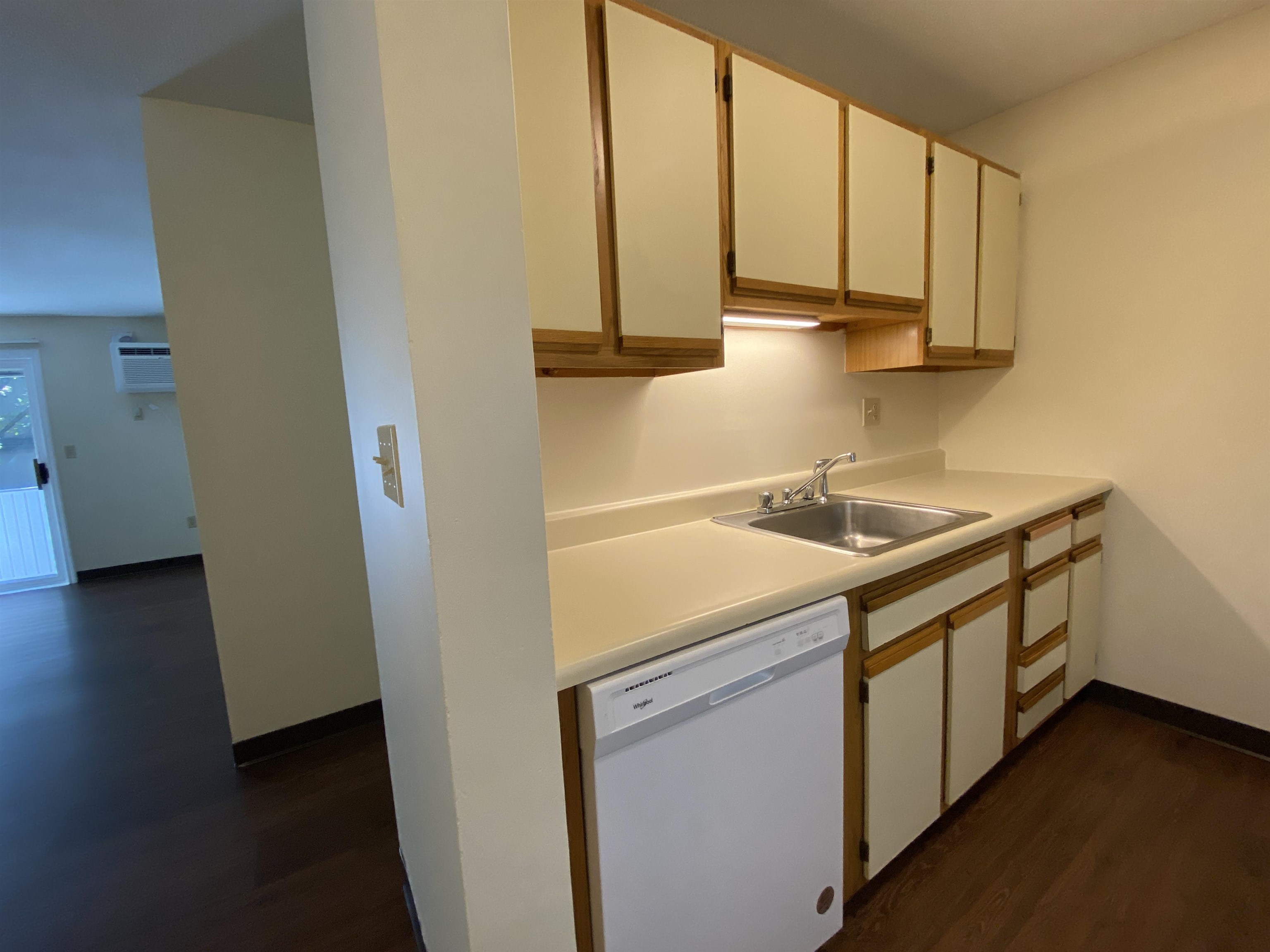 133 Eastern Avenue, Unit 101 Manchester, NH 03104 - Photo 32 of 40