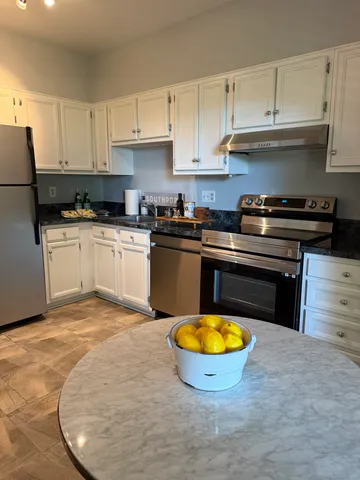 $470,000 | 13 Hills Lane, Unit 13, Norwalk, CT 06851