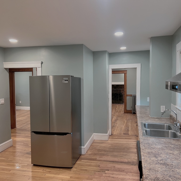 20 Lenglen Road, Unit 1 Newton, MA 02458 - Photo 5 of 10