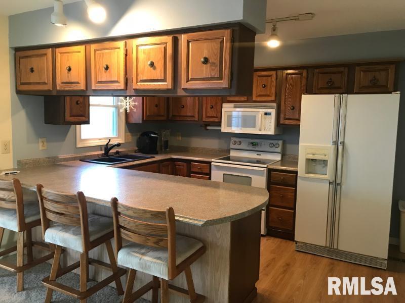 215 Arlington Drive Macomb, IL 61455 - Photo 4 of 10