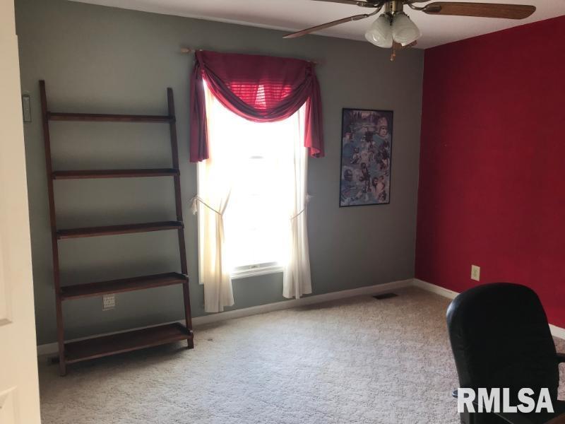 215 Arlington Drive Macomb, IL 61455 - Photo 6 of 10