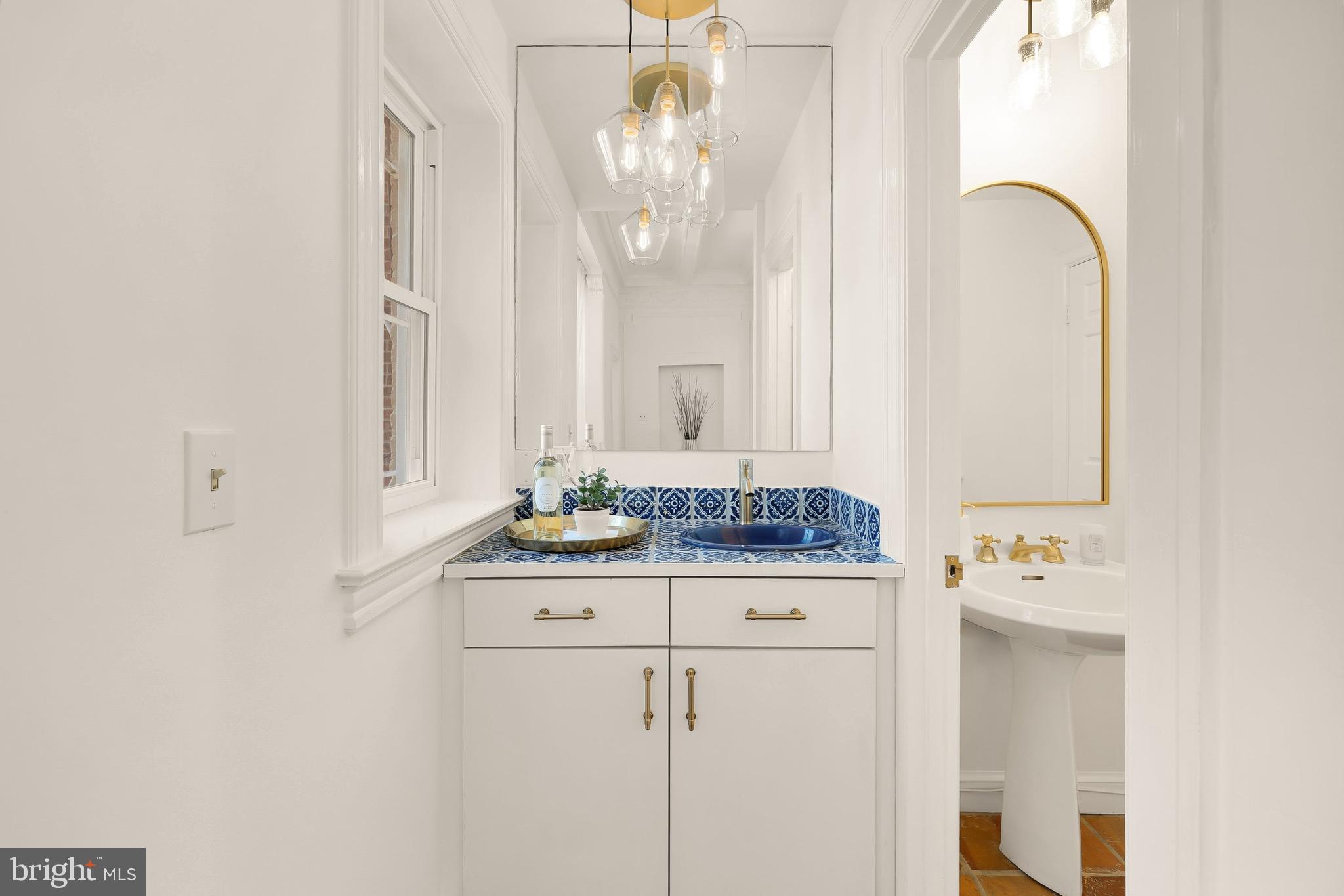 1841 R Street Northwest, Unit 3 Washington, DC 20009 - Photo 11 of 21 Powder Room