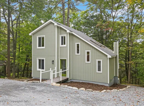 $372,000 | 159 Manchester Drive, Bushkill, PA 18324