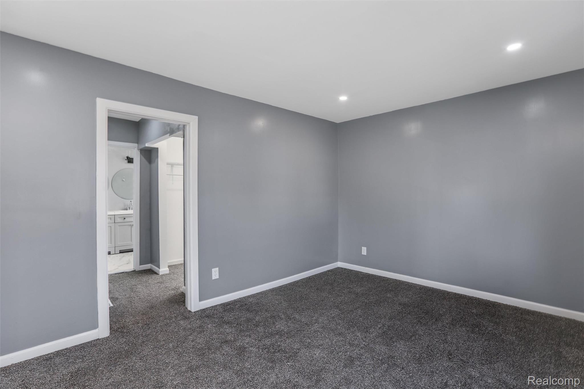 4417 Devonshire Road Detroit, MI 48224 - Photo 18 of 35 4417 Devonshire Rd_Primary Bedroom 2_2nd floor.jpg