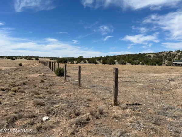 $150,000 | 12 Nelson Canyon Road, Seligman, AZ 86337