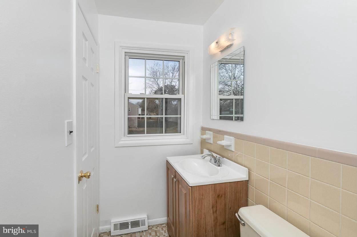 301 Garnett Road Joppa, MD 21085 - Photo 19 of 30 Bath (Master)