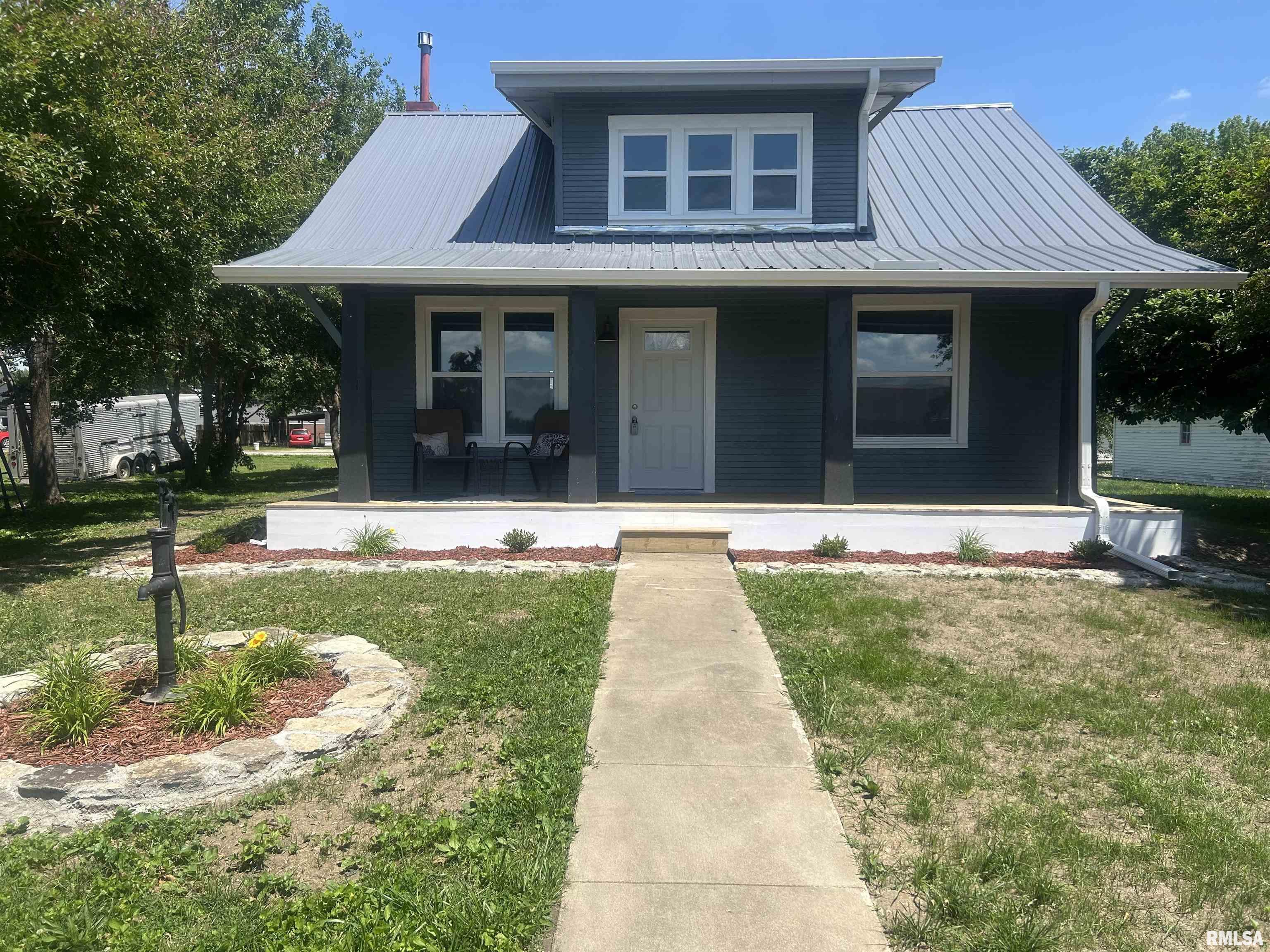 341 Wilson Street Mendon, IL 62351 - Photo 1 of 14