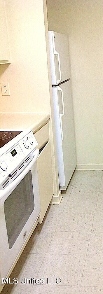 836 Riverview Drive, Unit 15 Jackson, MS 39202 - Photo 5 of 12 Riverview Apartment (4)