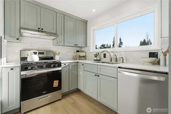 $3,800 | 7475 Northeast 146th Street, Kenmore, WA 98028