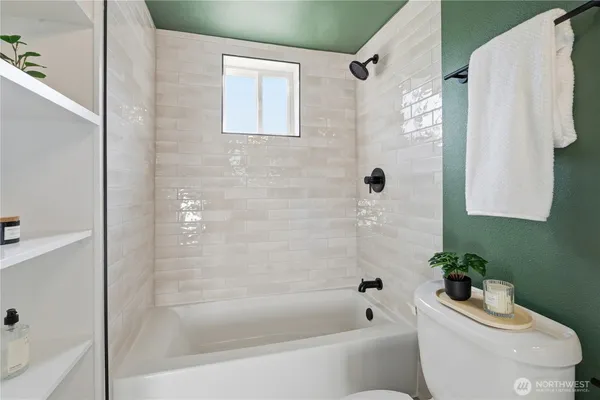 $3,800 | 7475 Northeast 146th Street, Kenmore, WA 98028