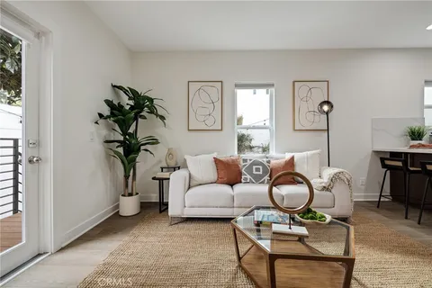 $1,499,000 | 724 San Miguel Avenue, Venice, CA 90291