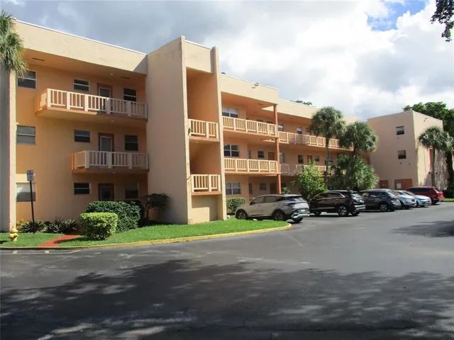 $105,000 | 8390 Lagos De Campo Boulevard, Unit 304, Tamarac, FL 33321