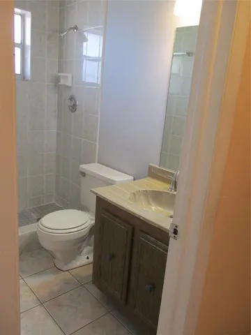 $105,000 | 8390 Lagos De Campo Boulevard, Unit 304, Tamarac, FL 33321