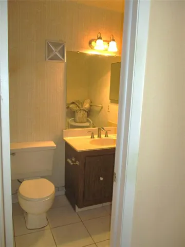 $105,000 | 8390 Lagos De Campo Boulevard, Unit 304, Tamarac, FL 33321