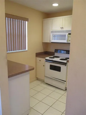 $105,000 | 8390 Lagos De Campo Boulevard, Unit 304, Tamarac, FL 33321