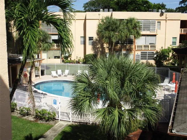 $105,000 | 8390 Lagos De Campo Boulevard, Unit 304, Tamarac, FL 33321