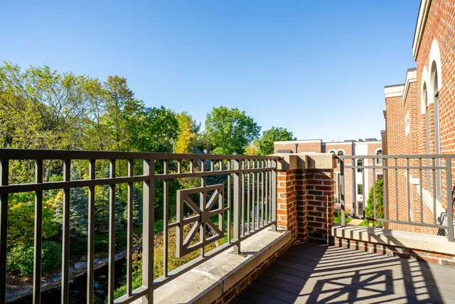 $410,000 | 19075 Thomson Drive, Unit 304, Brookfield, WI 53045