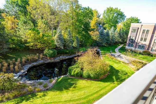 $410,000 | 19075 Thomson Drive, Unit 304, Brookfield, WI 53045