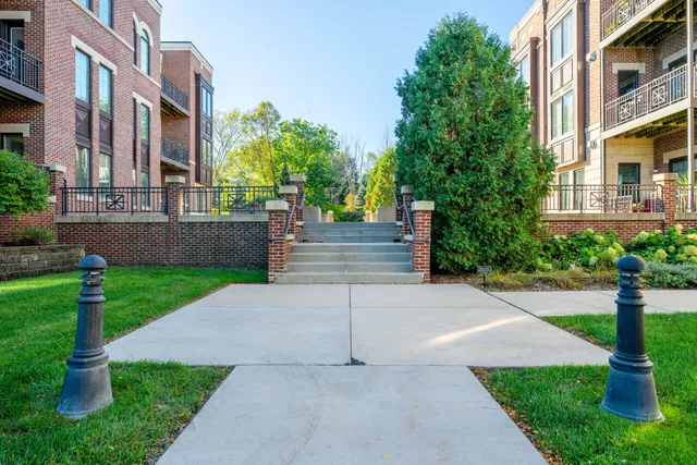 $410,000 | 19075 Thomson Drive, Unit 304, Brookfield, WI 53045